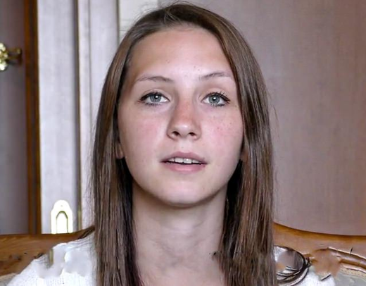 Конопатая девушка применяет навыки секса на первом порно кастинге да еще и у Вудмана