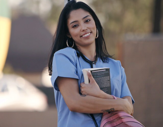 Симпатичная брюнетка обожает кончать от жесткого секса с своим брутальным мужчиной