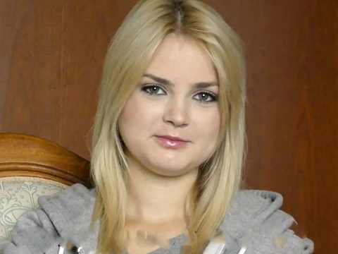 Русская на кастинге порно - Вудман с друзьями трахает девушку