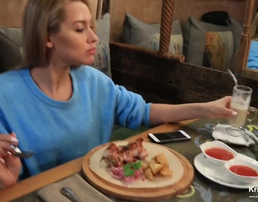 Секс с русской красоткой и шикарный королевский минет в общественном месте