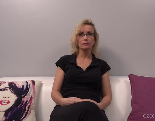 Зрелая на порно кастинге - Люда проходит кастинг в чешскую порнушку